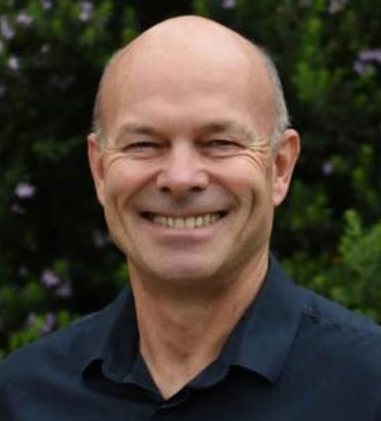 Dr Peter Lackner